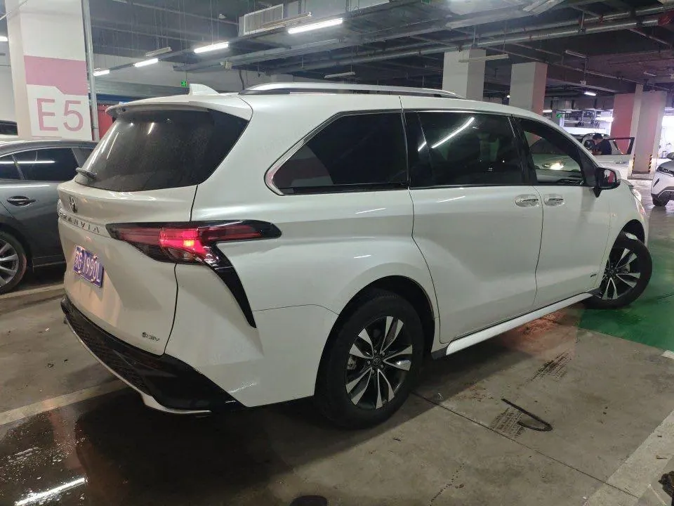 Toyota 2024 Grevia HYBRID 2.5 Stepless Premium PLUS 4WD Automatic Gear 2