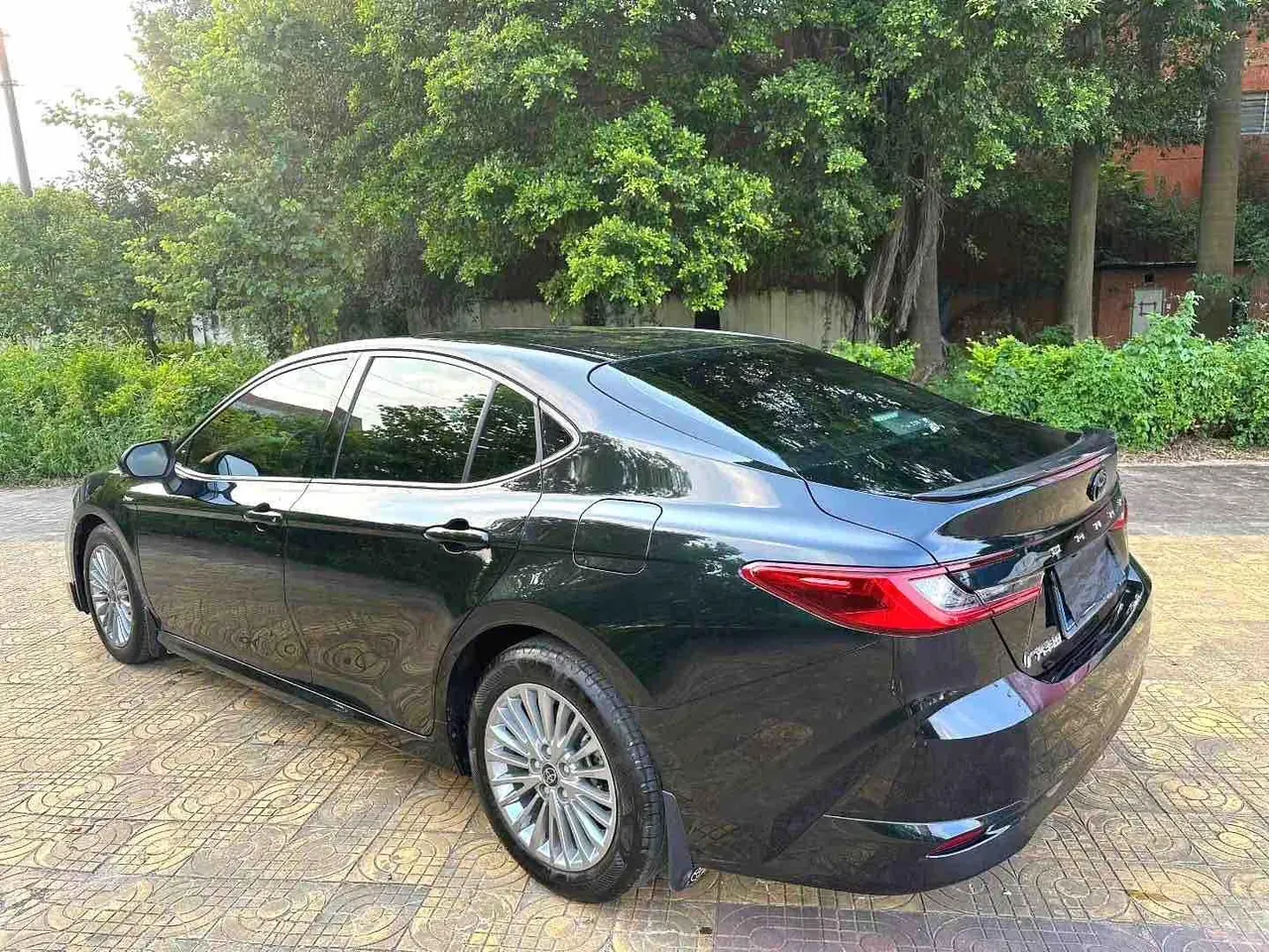 Toyota 2024 Camry Dual Engine 2.0HE Stepless Elite Automatic Gear 6