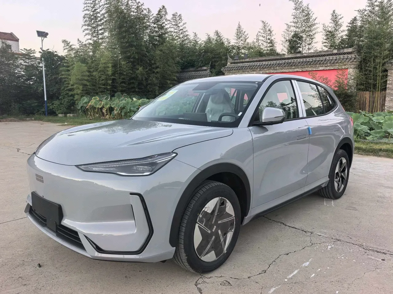 Open image lightbox: Geely Galaxy 2026 E 5 530km sailing version of automatic gear