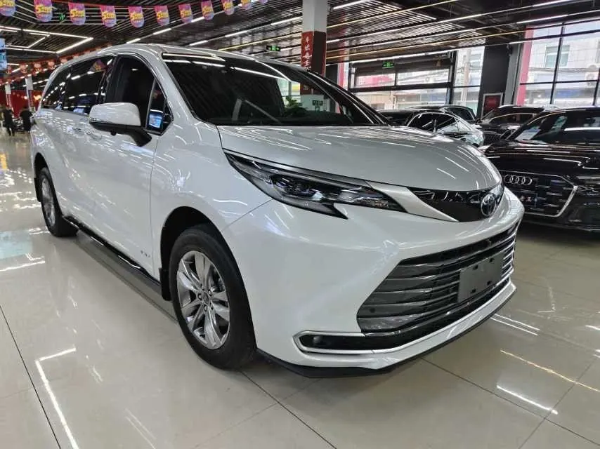Toyota 2024 Sana 2.5 Stepless Extreme Edition Automatic Transmission 2