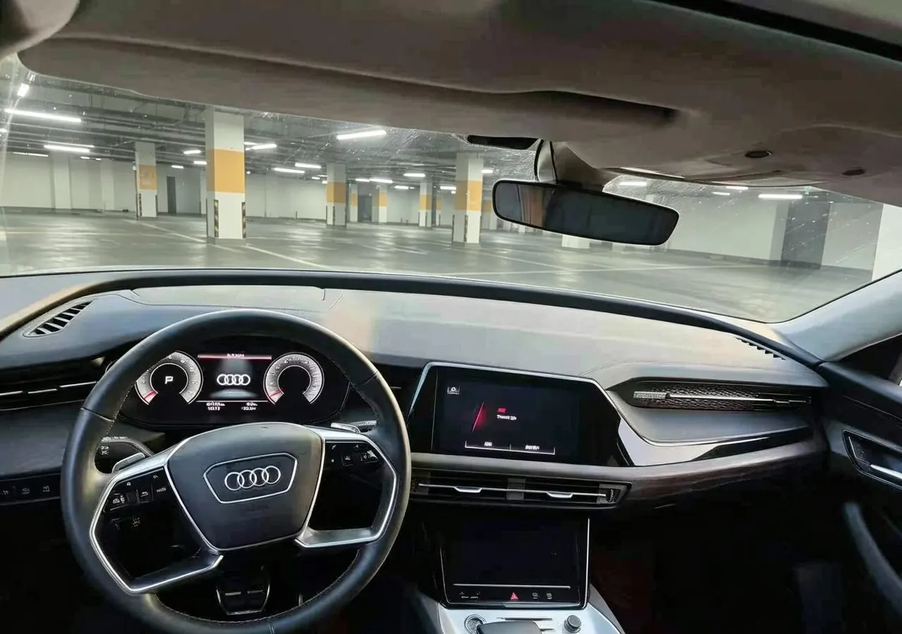 Audi 2024 Q6 2.0TFSI 40TFSI Quattro view cloud feather forest set 7 automatic gear 3
