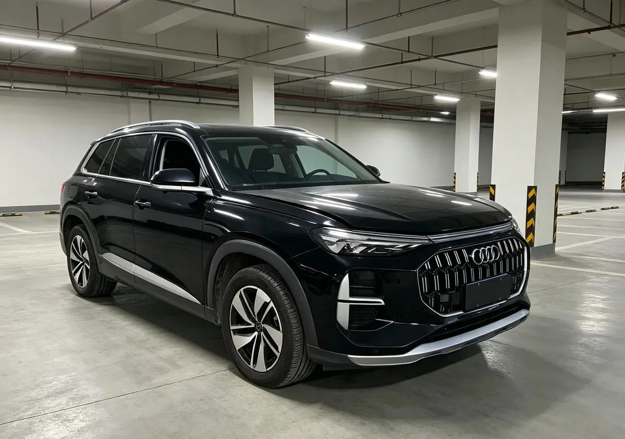Audi 2024 Q6 2.0TFSI 40TFSI Quattro view cloud feather forest set 7 automatic gear 4