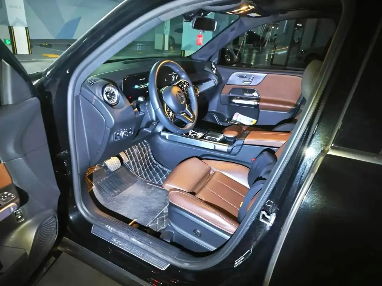 Mercedes Benz 2022 GLB 220 2.0T Fashion Automatic 2