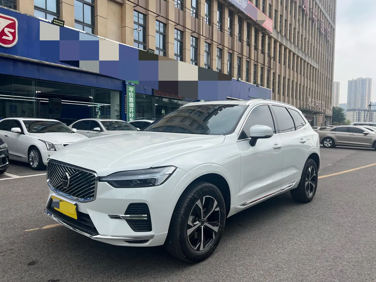 Open image lightbox: Volvo 2026 XC60 48V 2.0T B5 4-wheel drive Zhiyuan Deluxe Edition Automatic Gear