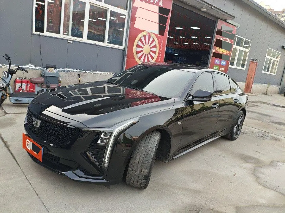 Открыть галерею: Cadillac 2024 CT5 2.0T 28T Platinum Automatic Gear