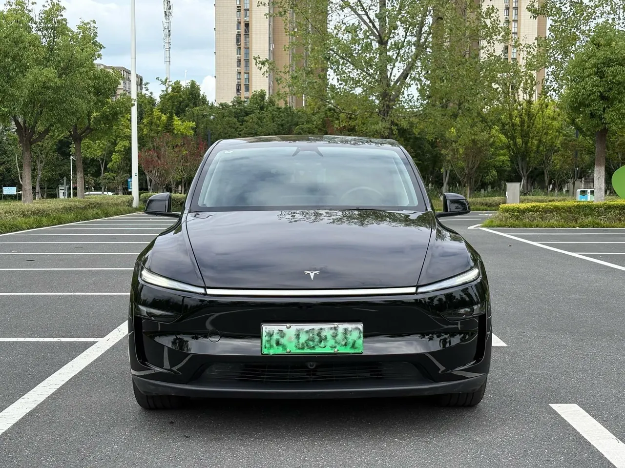 Tesla 2026 Model Y Rear-Wheel-Drive Automatic 6