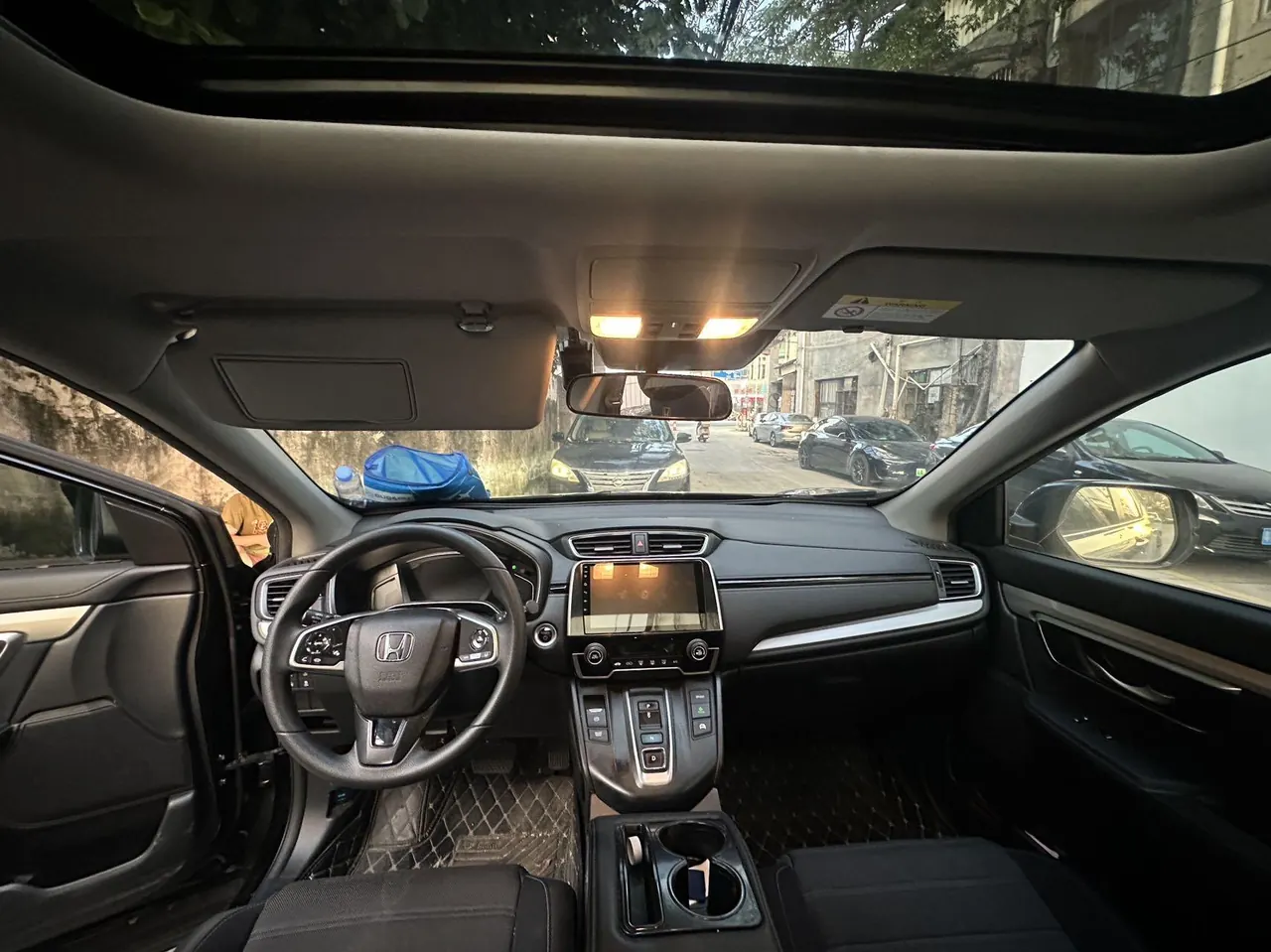 Honda 2021 CR-V hybrid 2.0 stepless two-wheel drive sharp and clean version automatic transmission 3