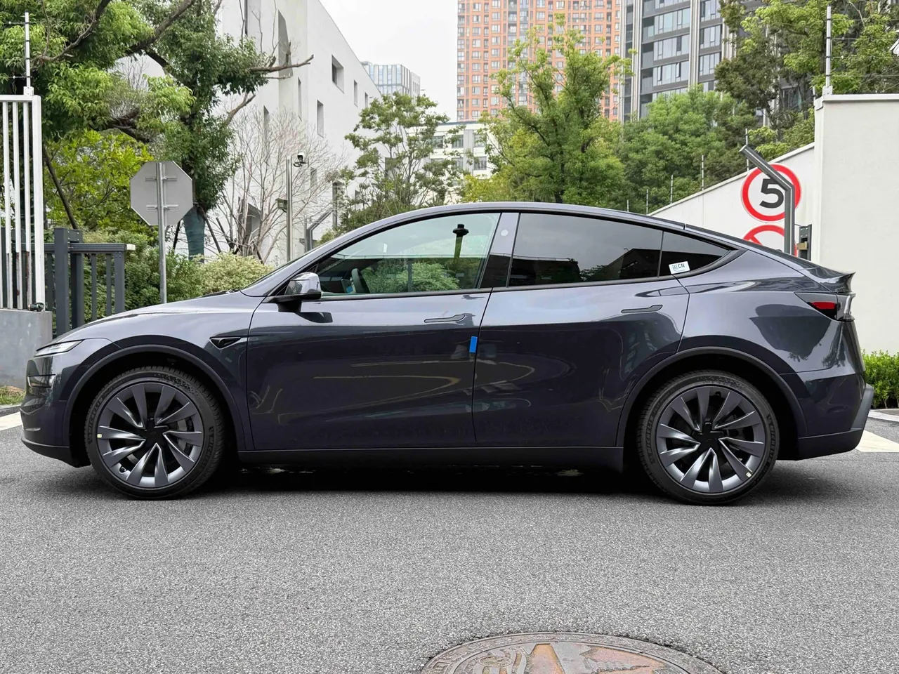 Tesla 2026 Model Y long endurance all-wheel drive version automatic transmission 4
