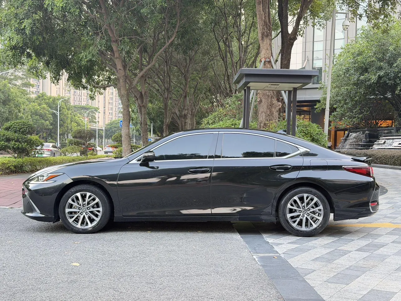 Lexus ES (Imported) 2021 ES260 2.5 Excellence Automatic Gear 3
