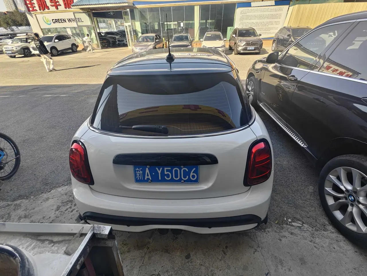 MINI Mini 5-Door (Imported) 2023 Mini Cooper S 2.0T Artist (Modified) Automatic Gear 7