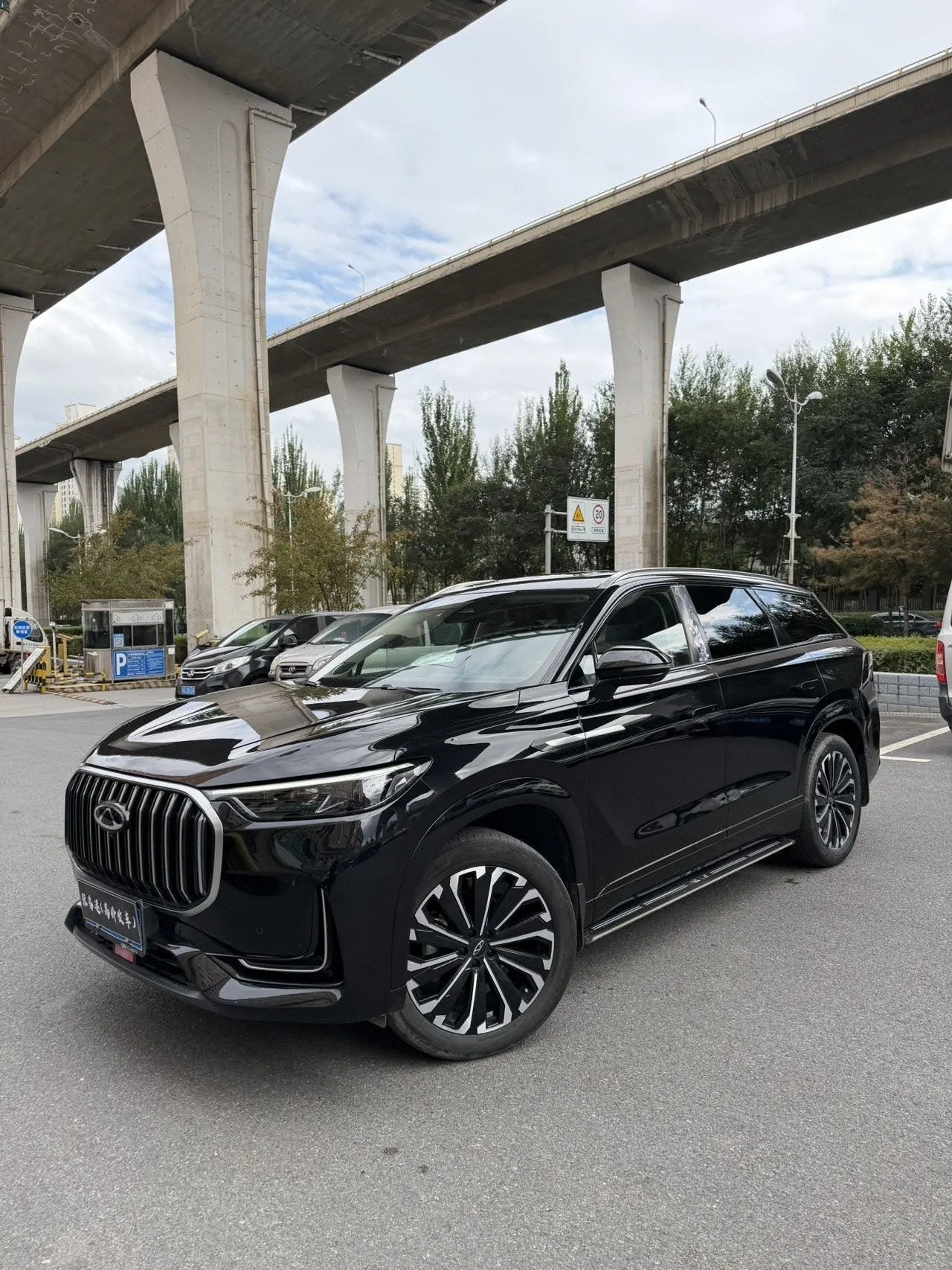 Открыть галерею: Chery 2023 Ruihu 9 2.0T 400T Two-wheel Drive Premium Edition 5-seat Automatic Gear