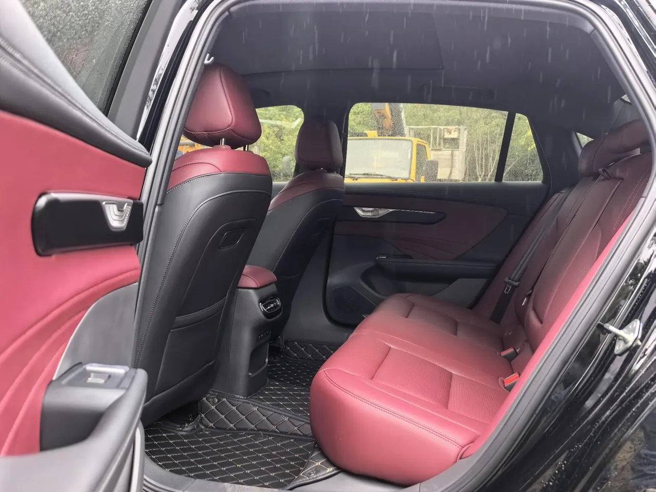 HongQi 2026 H5 1.5T Xuan Ying Pro Edition Automatic Gear 3