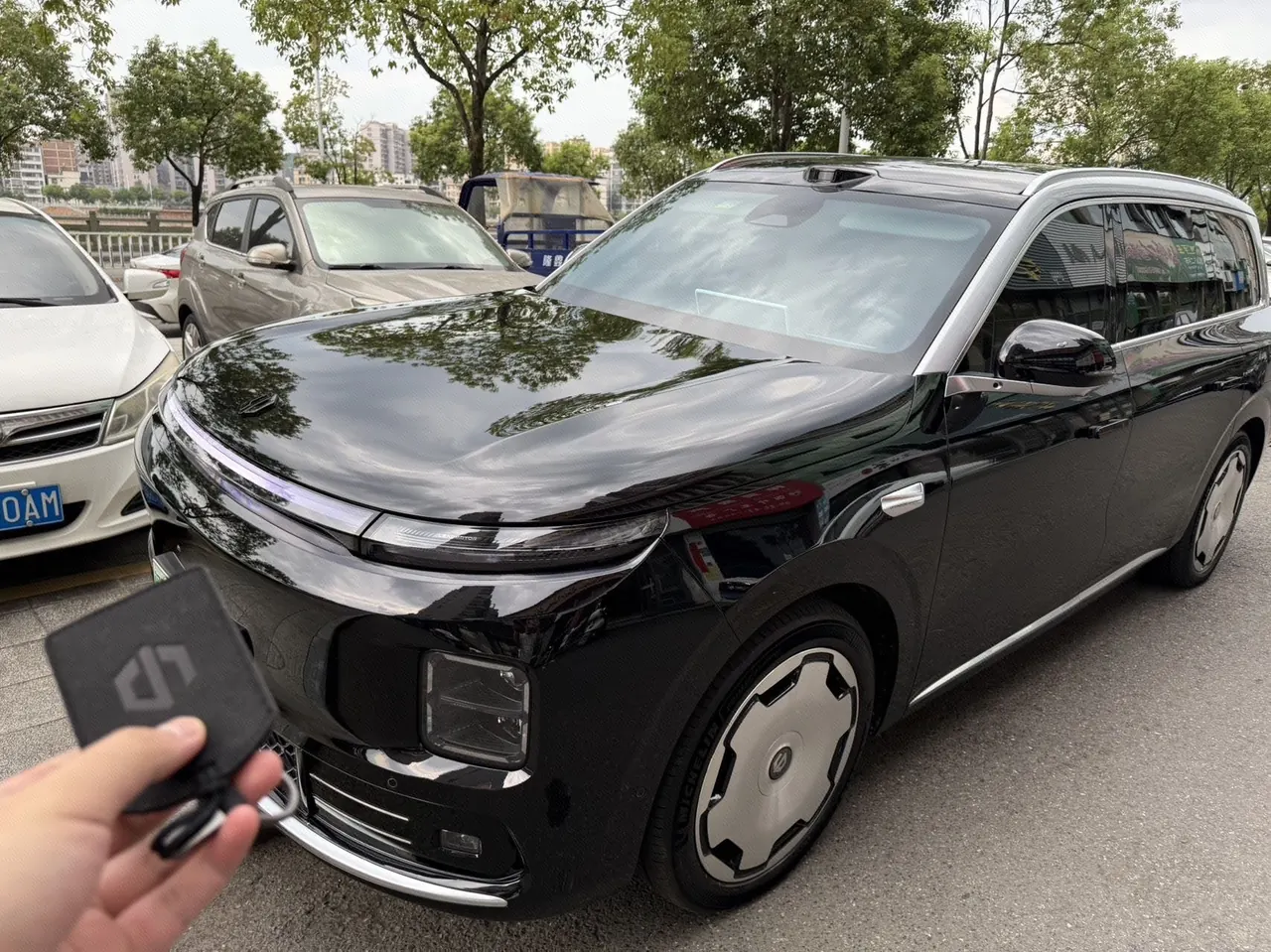 Open image lightbox: Leapmotor 2026 D 19 500 Zhizun Edition 6-seat Automatic Gear