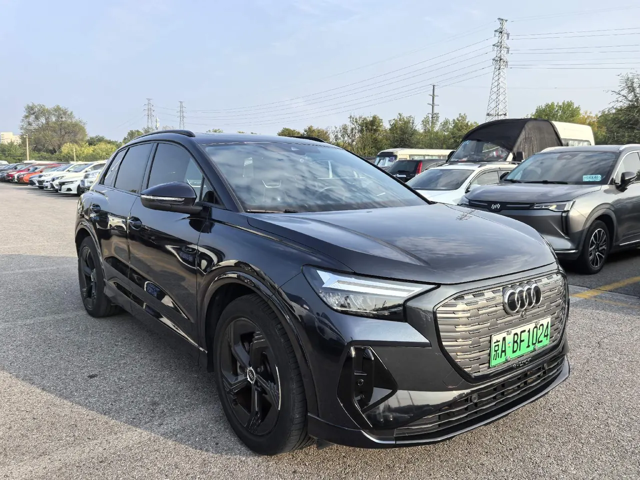 Audi 2023 Q4 e-tron 40 Creation Edition Automatic Gear 3