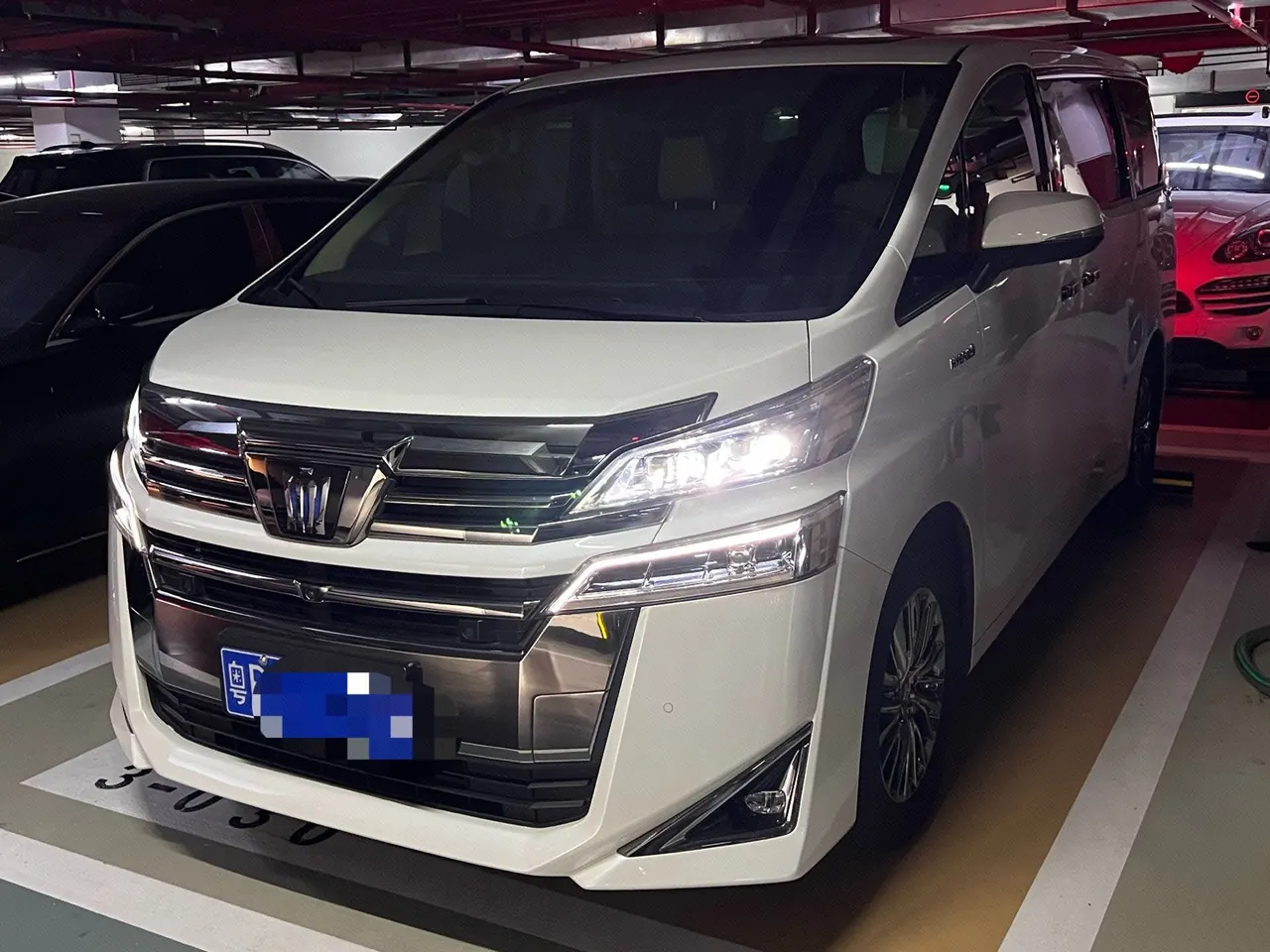 Open image lightbox: Toyota WILF (Imported) 2021 Crown WILF 2.5 Stepless Crown HV Distinguished Edition Automatic Gear
