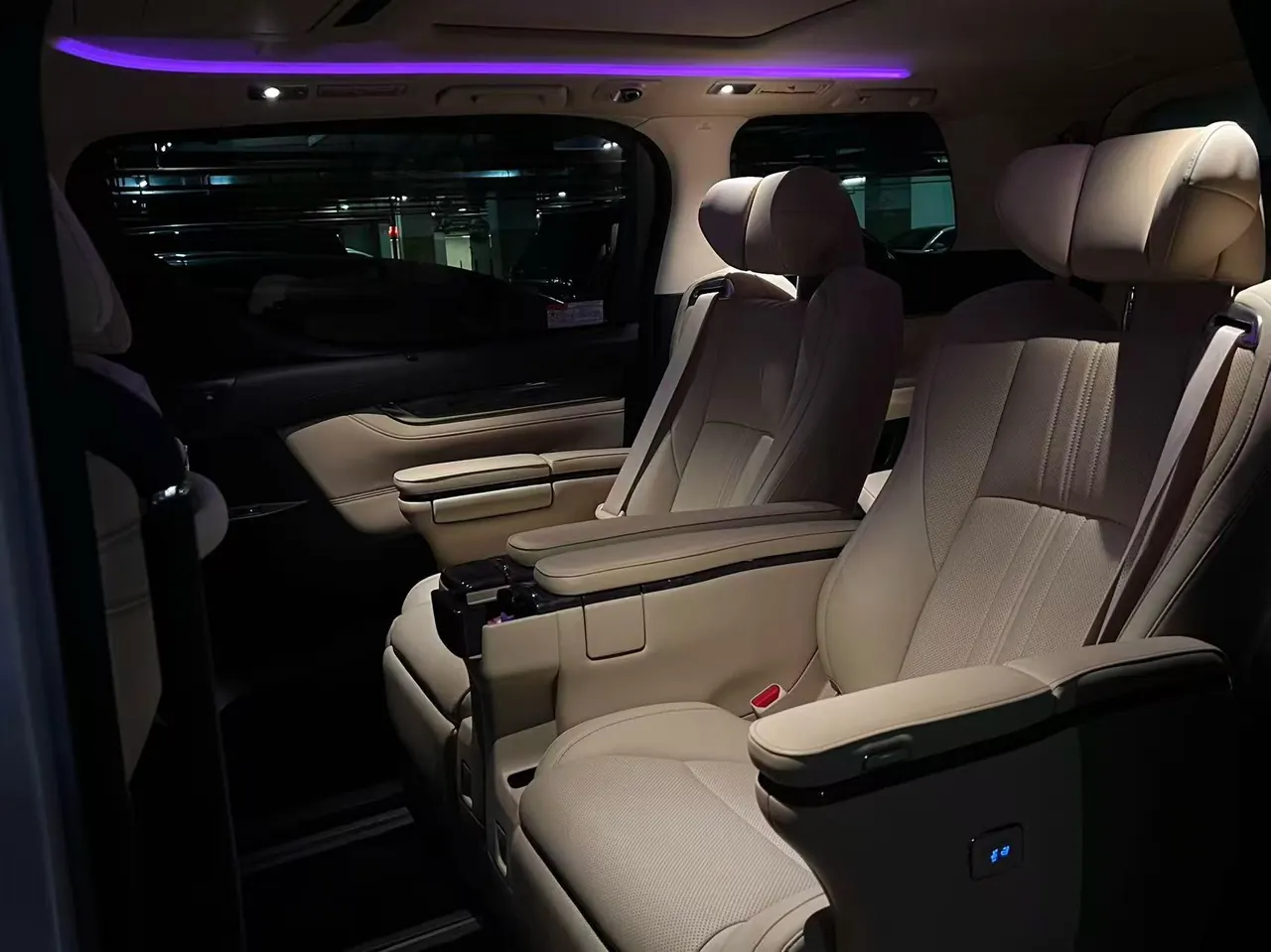 Toyota WILF (Imported) 2021 Crown WILF 2.5 Stepless Crown HV Distinguished Edition Automatic Gear 4
