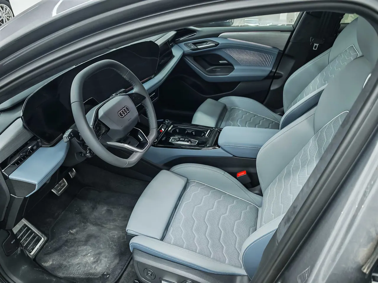 Audi 2026 A6L e-tron Starts Gan Kun Smart Driving Edition Automatic Gear 5