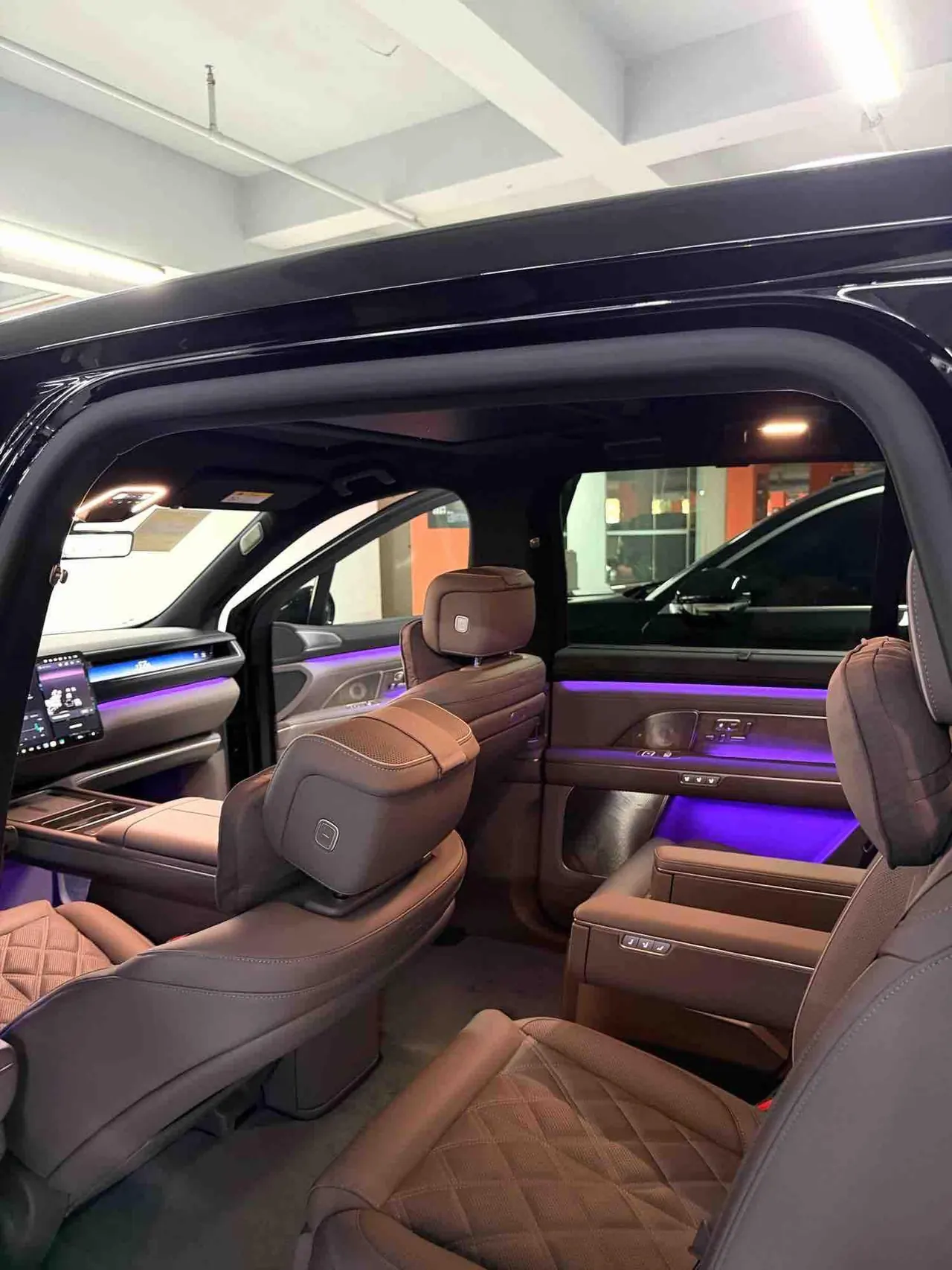 NIO 2026 ES8 6-seat executive deluxe automatic gear 11