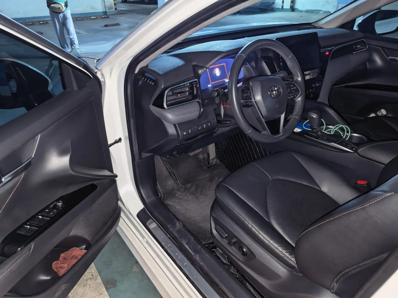 Toyota 2021 Camry 2.5G Deluxe Edition Automatic Gear 2