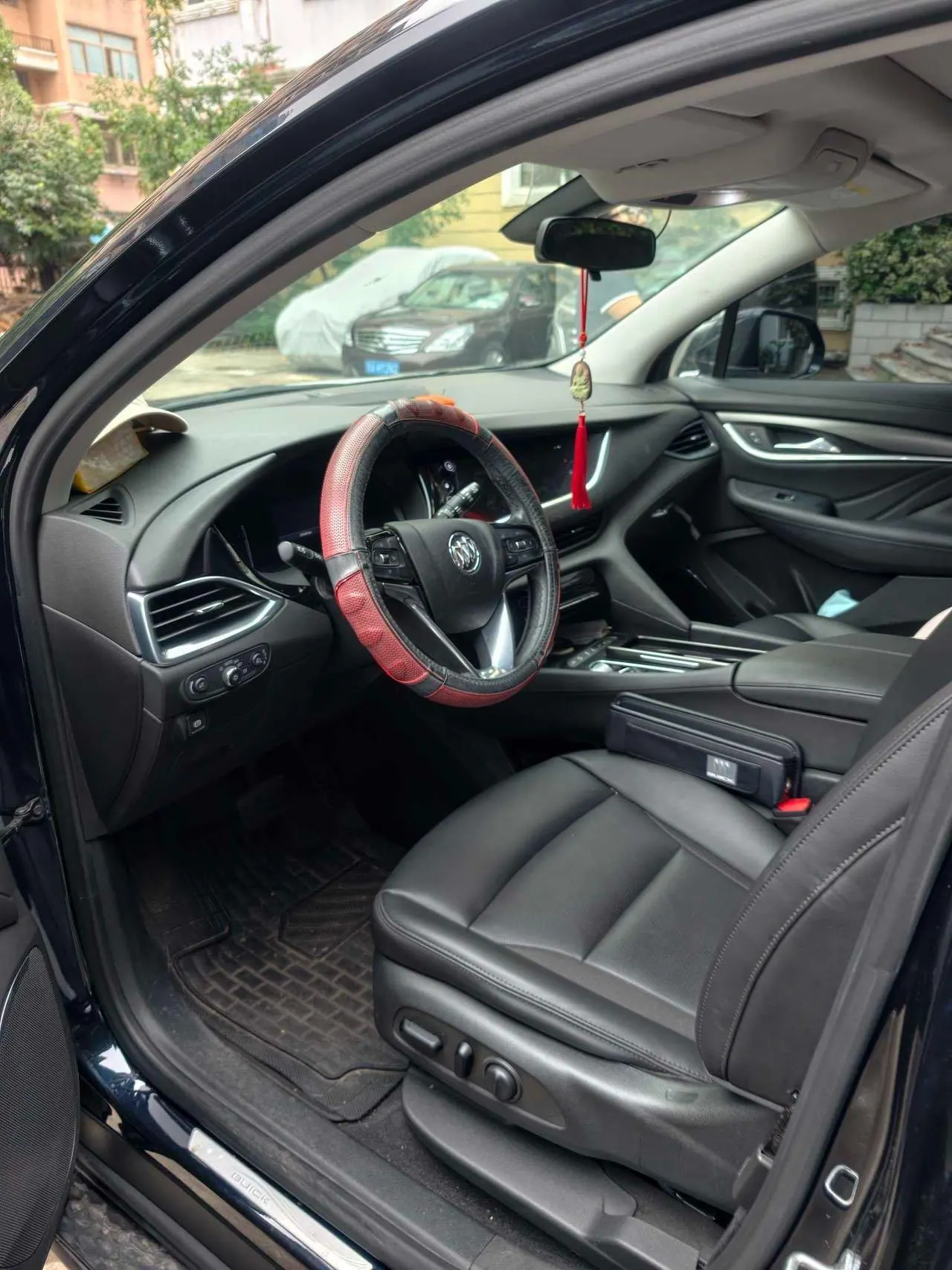 Buick 2020 Angke Flag 2.0T 28T Two-Drive Luxury Automatic Gear 3