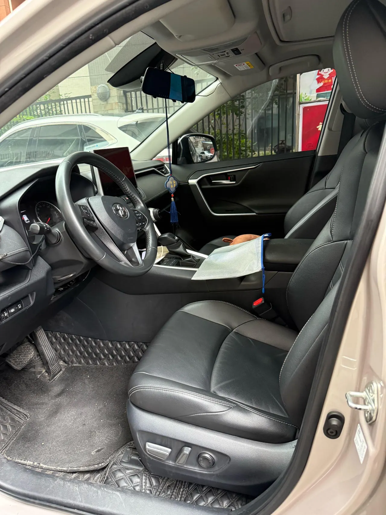 Toyota 2021 Willanda 2.0 Stepless Two-Drive Deluxe Automatic Gear 4