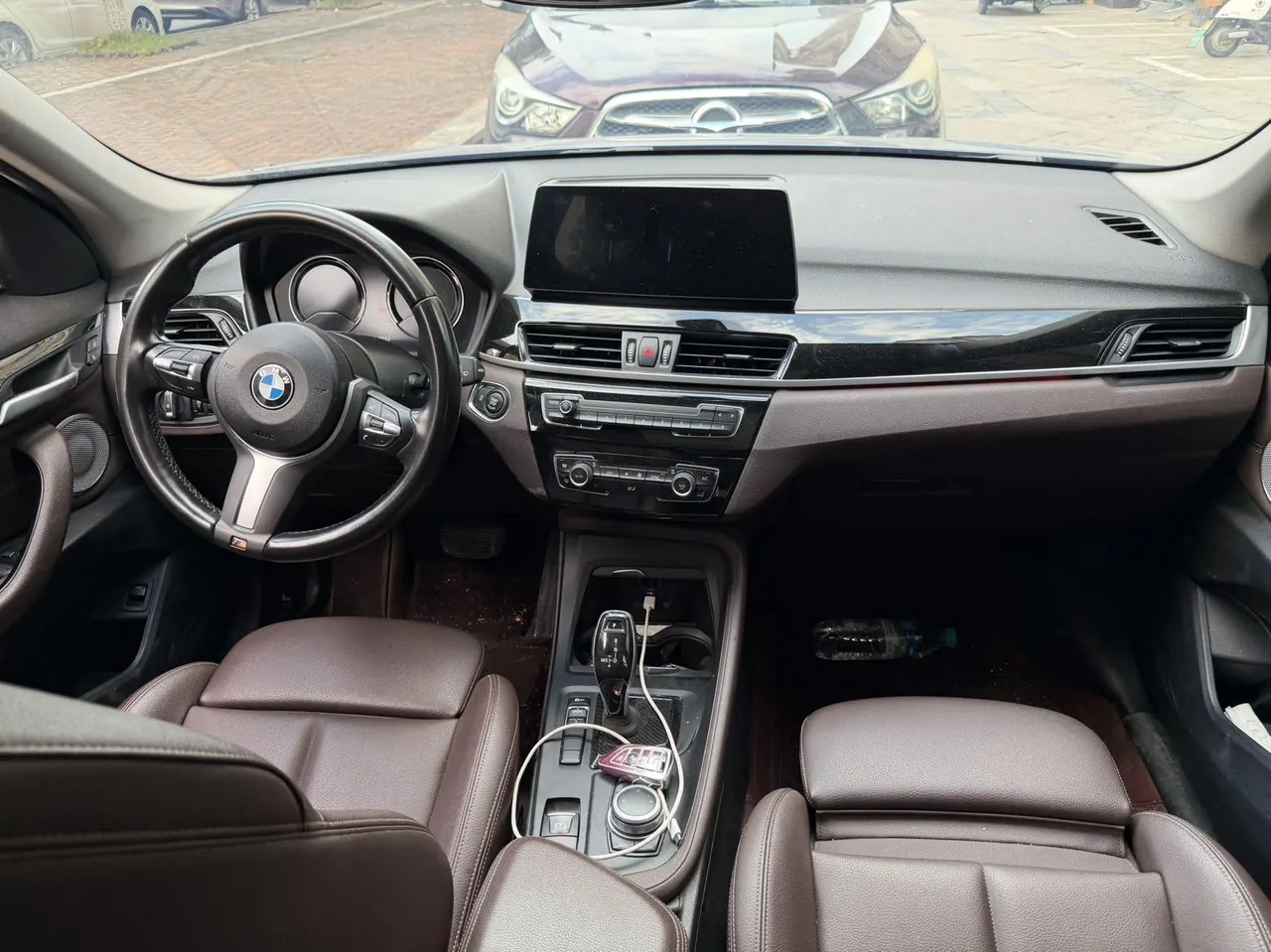 BMW 2021 X1 sDrive25Li 2.0T Leading Automatic Gear 4