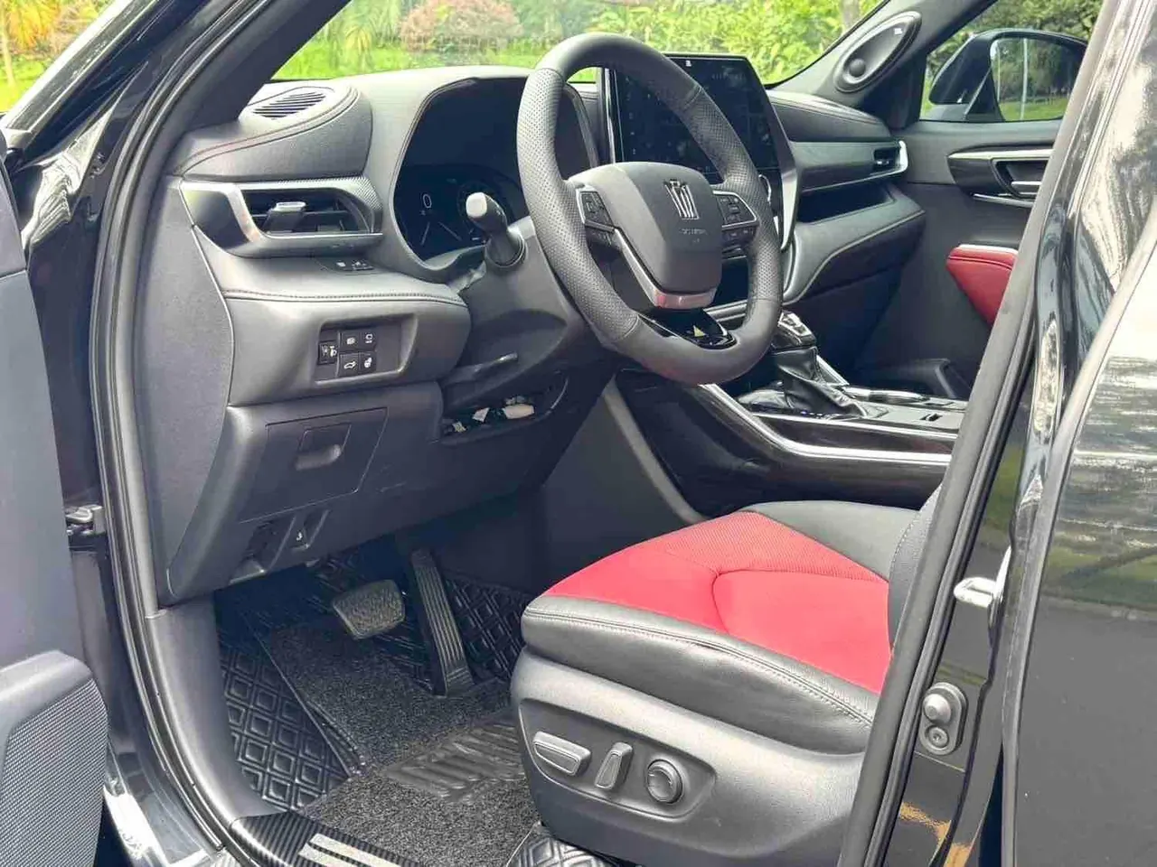 Toyota 2021 Crown Land Release 2.5 Stepless Four-wheel Drive Flagship Automatic Gear 6