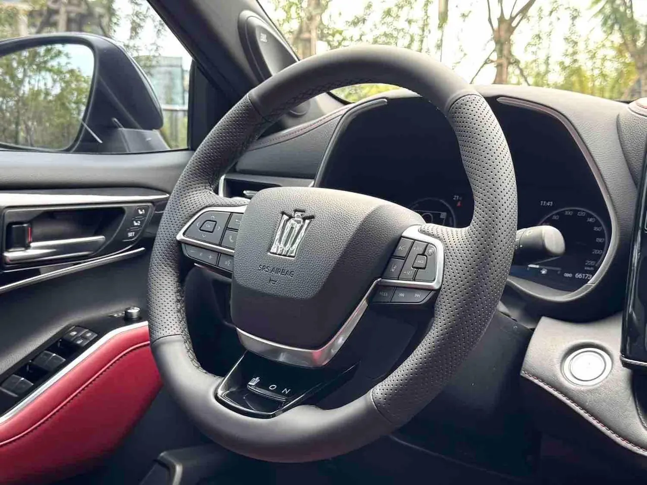 Toyota 2021 Crown Land Release 2.5 Stepless Four-wheel Drive Flagship Automatic Gear 8
