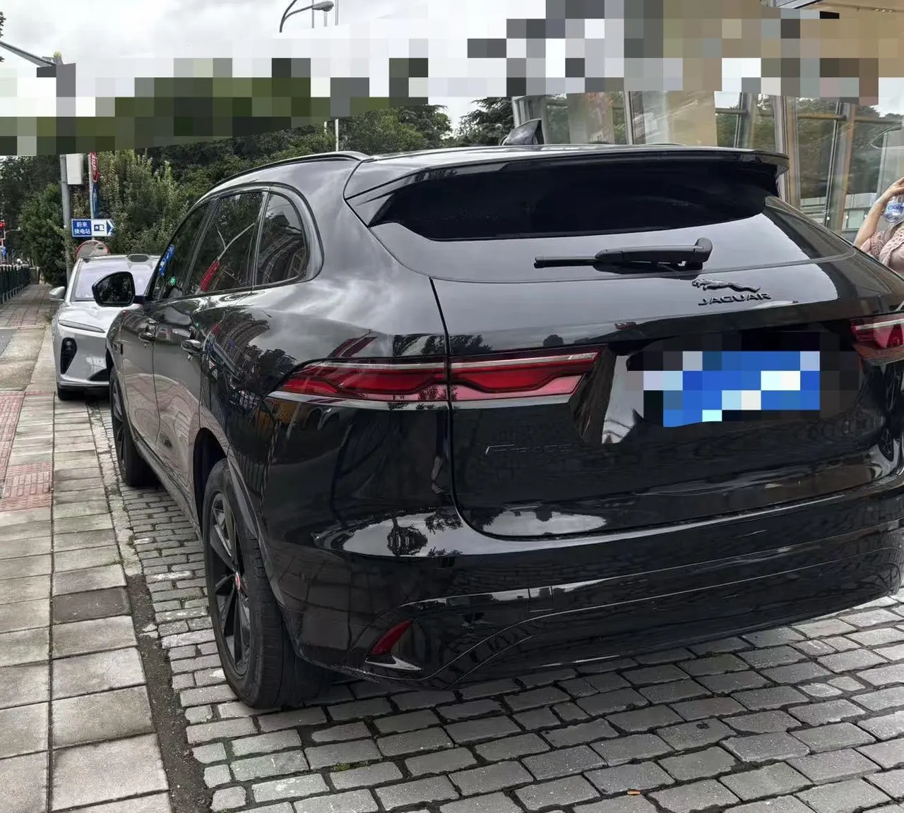 Jaguar F-PACE (Imported) 2022 F-PACE 2.0T P250 R-Dynamic BLACK Automatic Gear 4