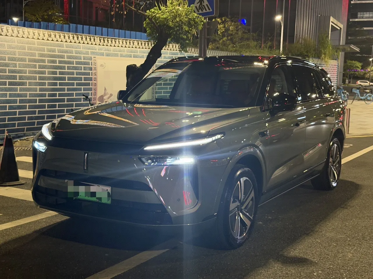 WEY 2026 Blue Mountain DHT 1.5T Intelligent Advanced Edition Four-wheel Drive Max Automatic Gear - View 1