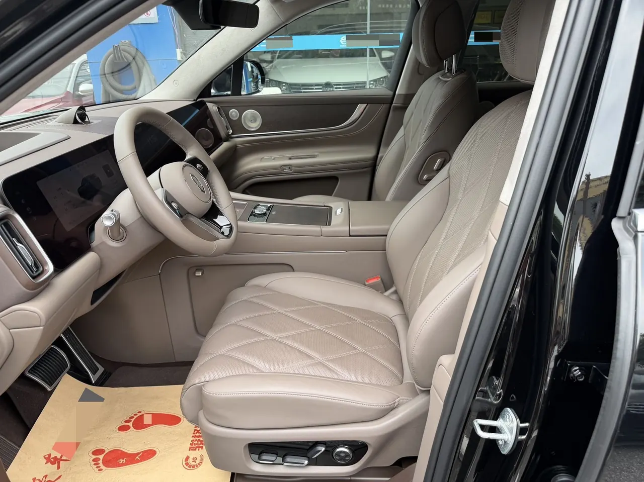 AITO 2025 AITO M9 extended range Ultra version 52kWh5 seat version automatic gear 4