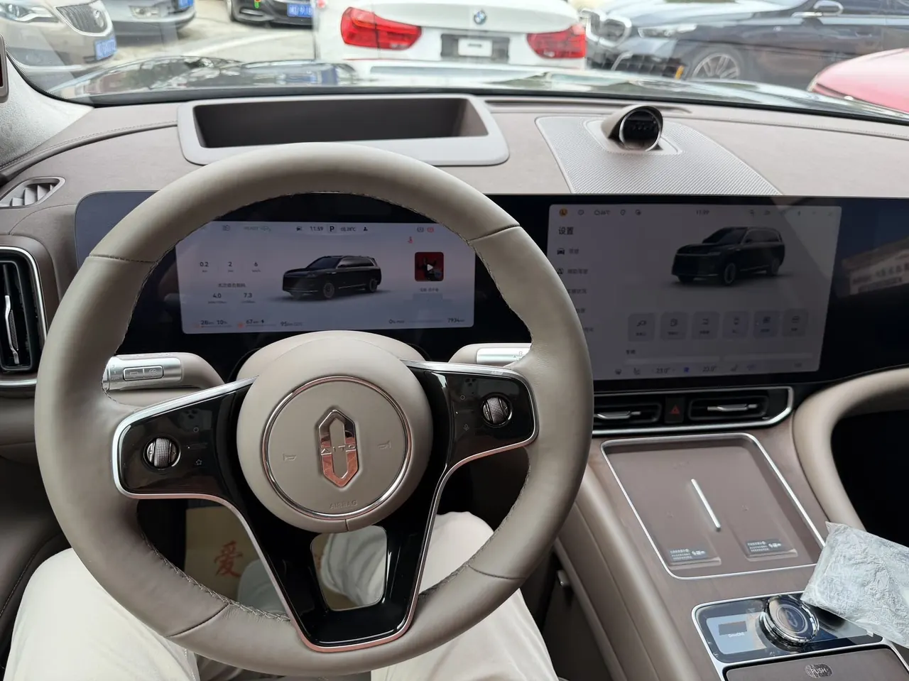 AITO 2025 AITO M9 extended range Ultra version 52kWh5 seat version automatic gear 6