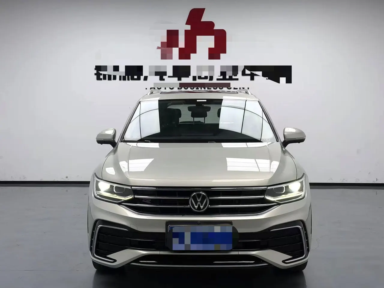 Volkswagen 2022 Tiguan L R-Line 2.0TSI 330TSI Two-Drive R-Line Overdrive Automatic Gear 2