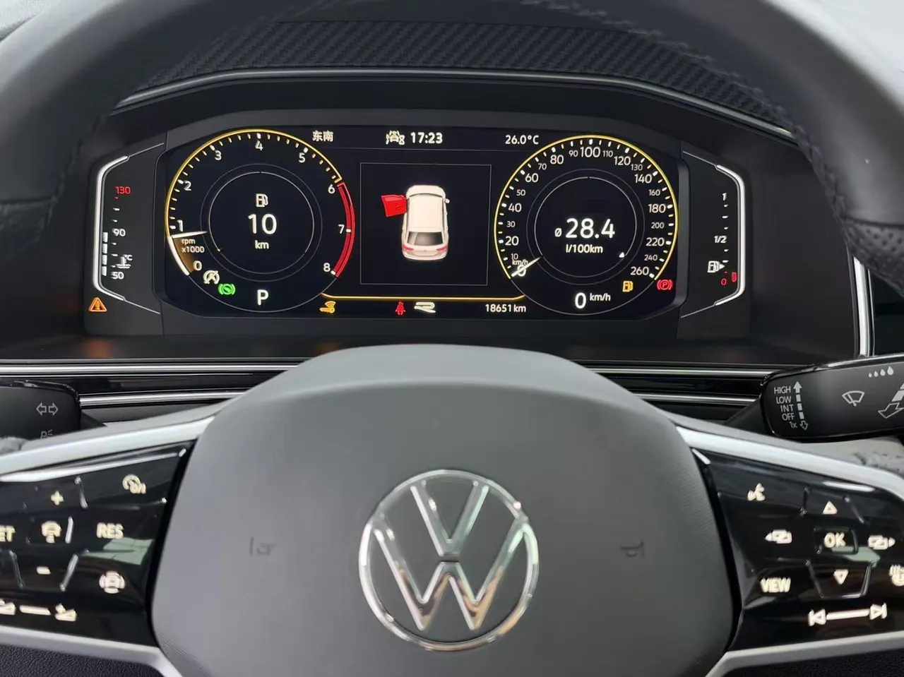 Volkswagen 2022 Tiguan L R-Line 2.0TSI 330TSI Two-Drive R-Line Overdrive Automatic Gear 5