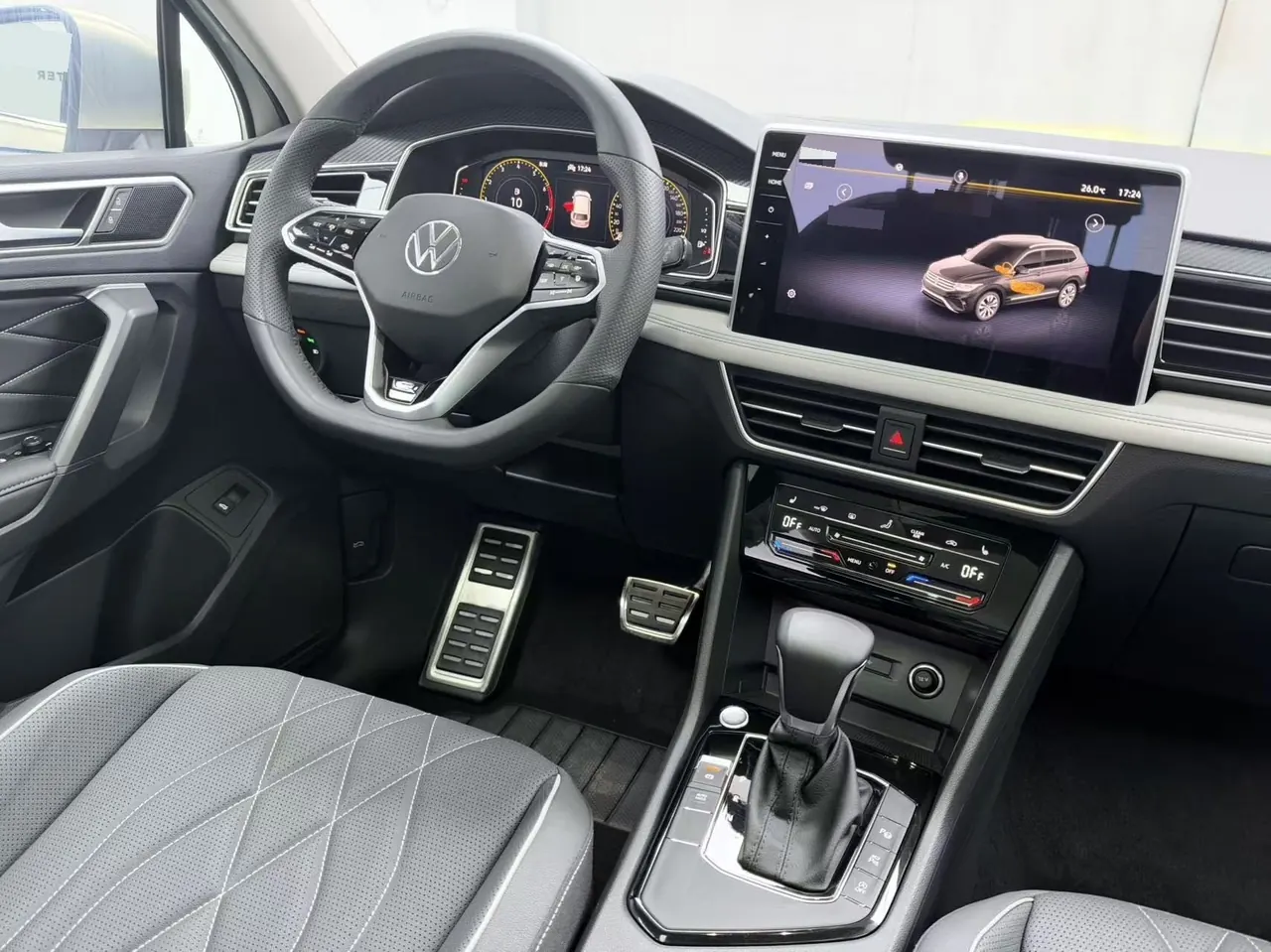 Volkswagen 2022 Tiguan L R-Line 2.0TSI 330TSI Two-Drive R-Line Overdrive Automatic Gear 8