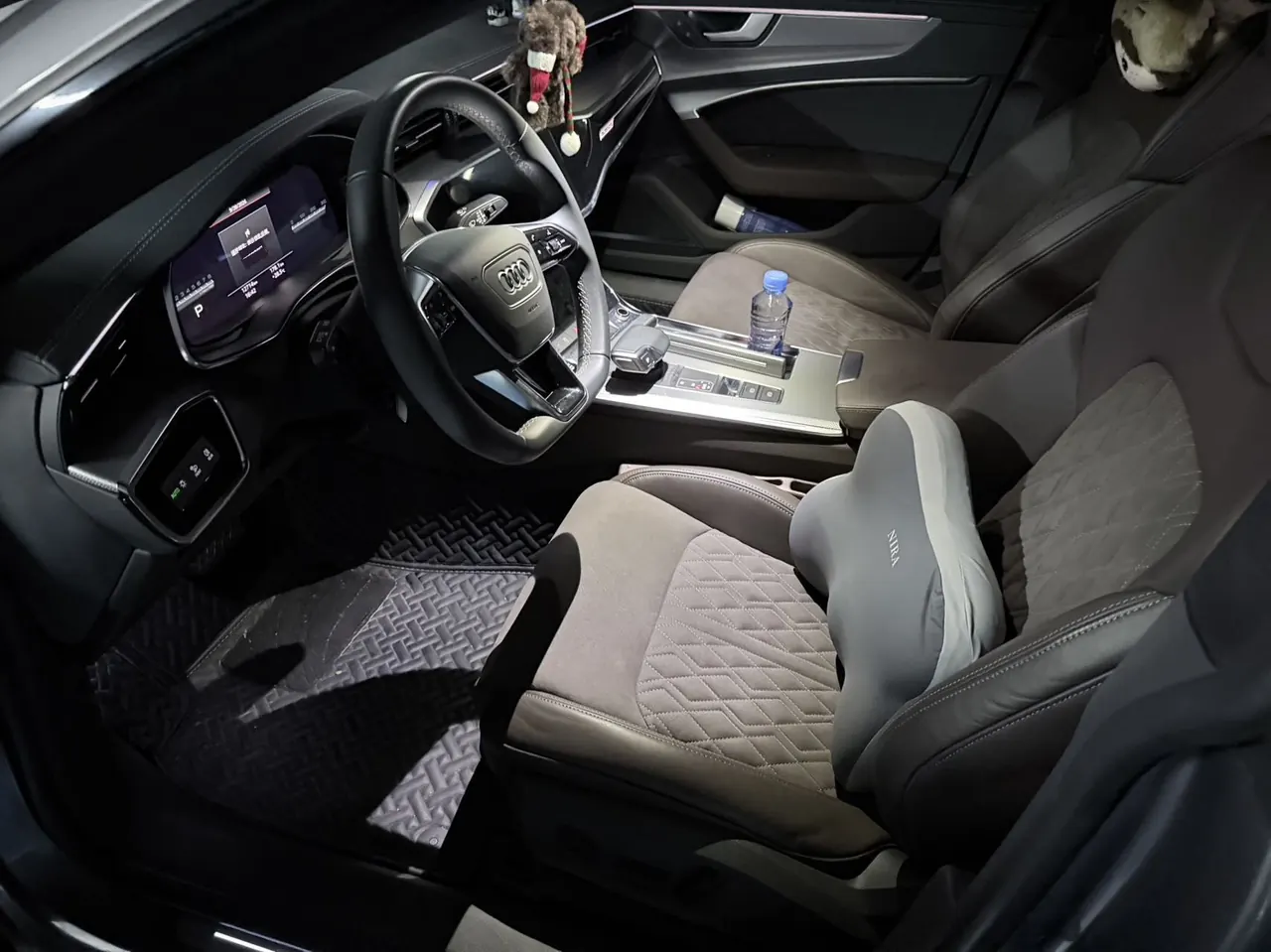 Audi 2022 A7L 2.0TFSI 45TFSI Quattro S-line Knight Automatic 6