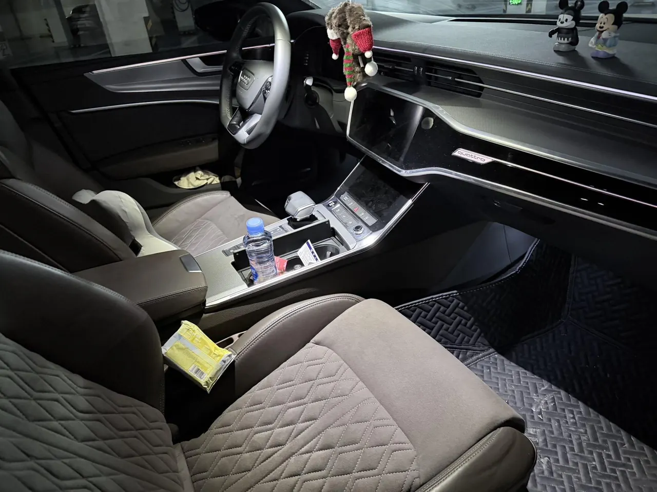 Audi 2022 A7L 2.0TFSI 45TFSI Quattro S-line Knight Automatic 8