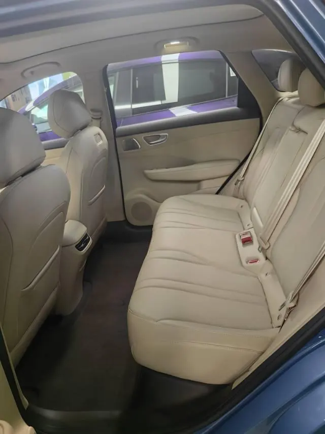 Shangjie 2025 H5 Range-Extended Max Automatic Transmission 4
