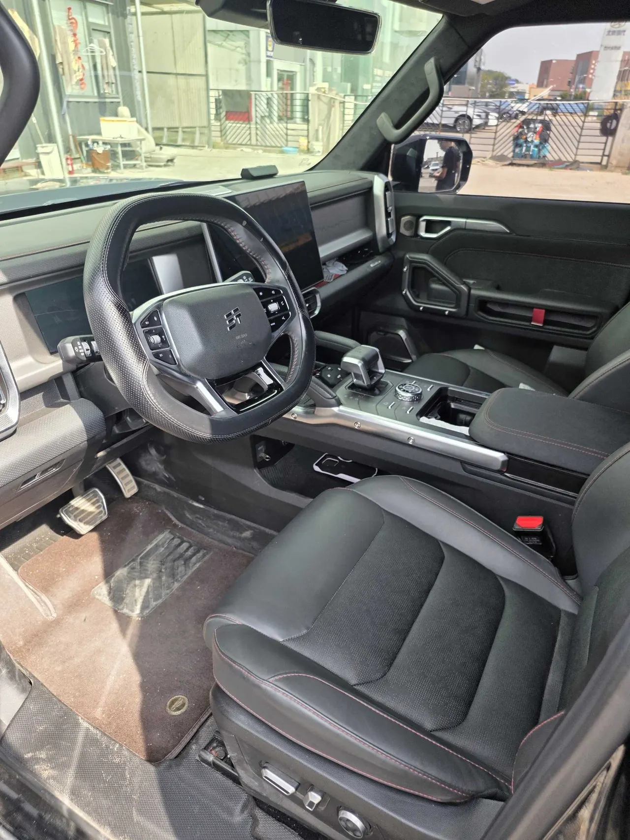Jetour 2024 Traveler 2.0T 4-wheel Drive Silver Dragon Wing Automatic Gear 3