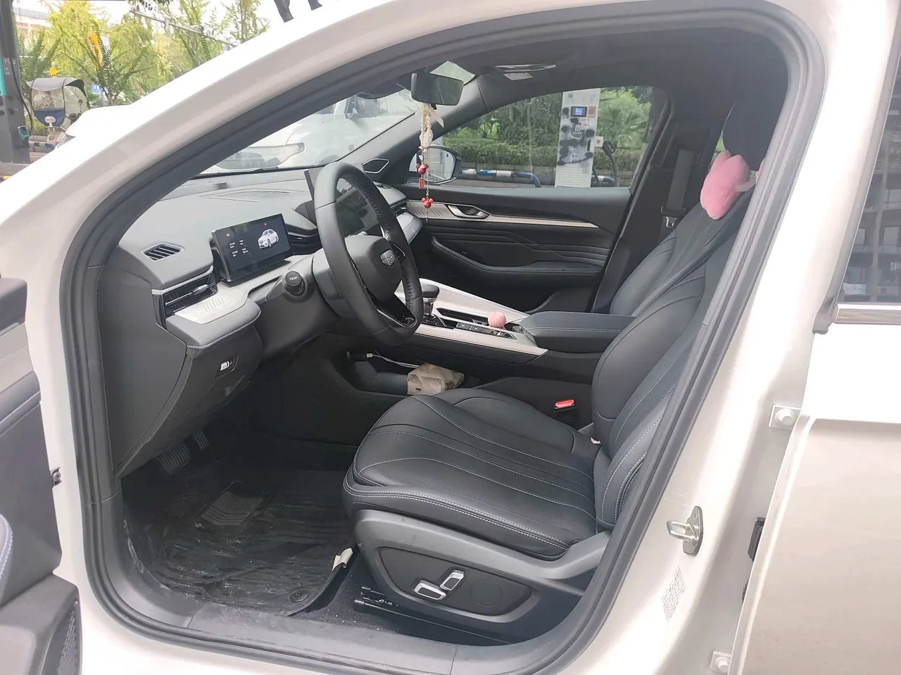 Geely 2025 Star Rui 1.5TD Oriental Obsidian Kunlun Edition Automatic Gear 4
