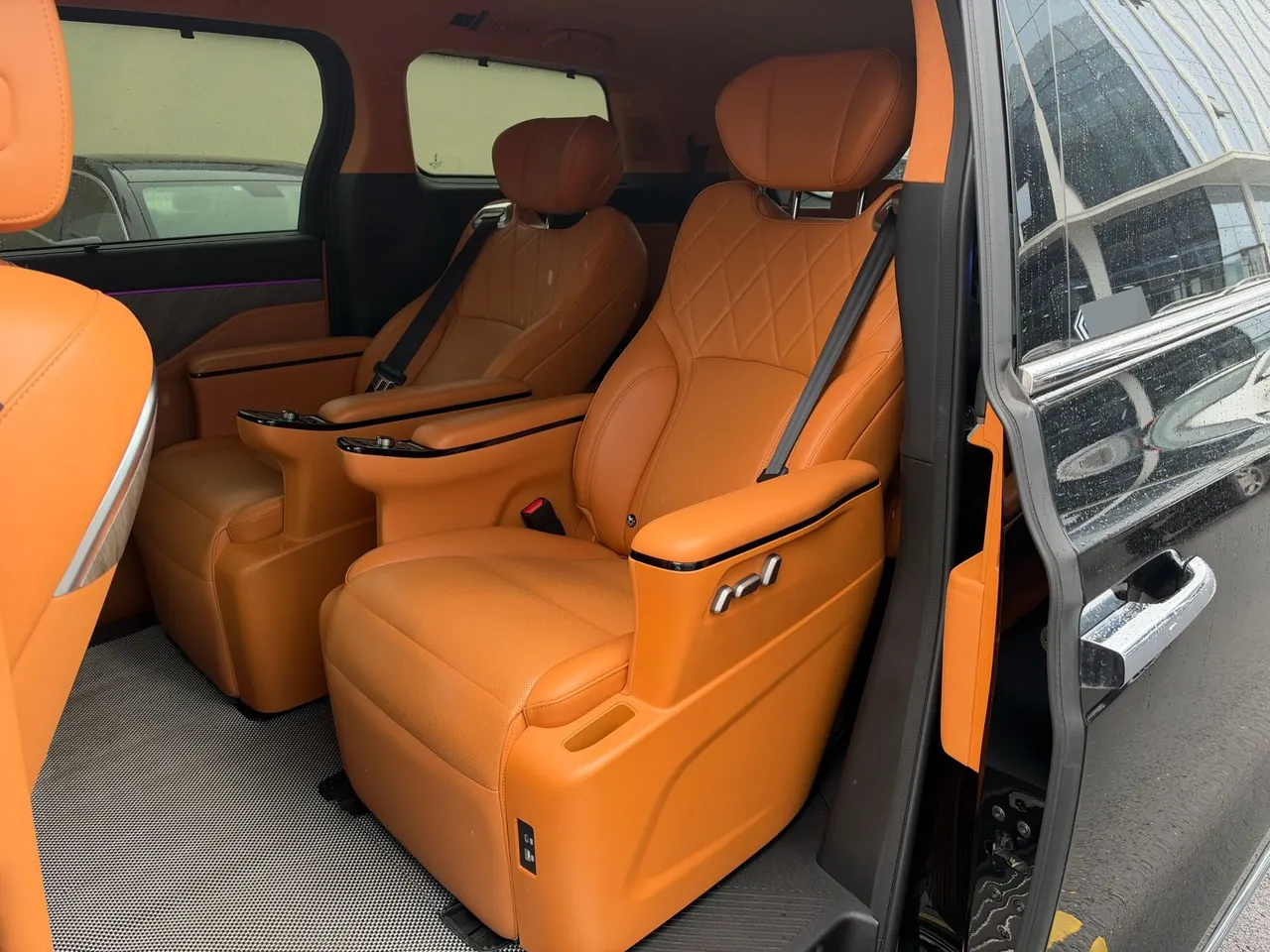 WEY 2025 VV7 Hi4 1.5T Four-Wheel-Drive Automatic Model 4