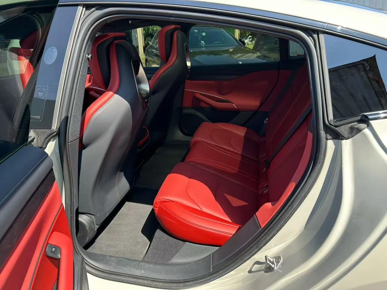 MI 2024 SU 7 700km Rear Drive Long Endurance Smart Driving Edition Automatic Gear 4