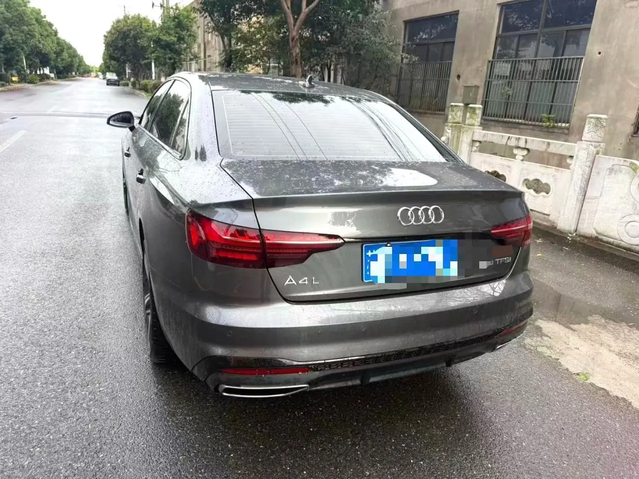 Audi 2025 A4L 2.0TFSI 40TFSI 2 million‑vehicle celebration edition, luxury sporty model, automatic transmission 4