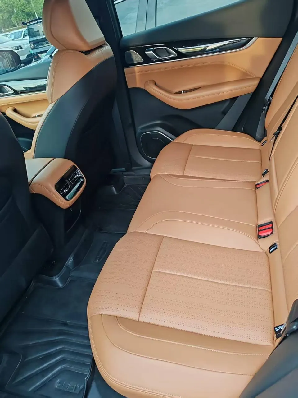 Geely 2025 Boyue L 1.5TD Splendid Automatic Gear 4