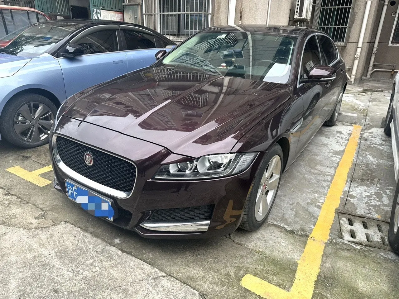 Открыть галерею: Jaguar 2020 XFL 2.0T P 10000.00g Drive Elite Automatic Gear