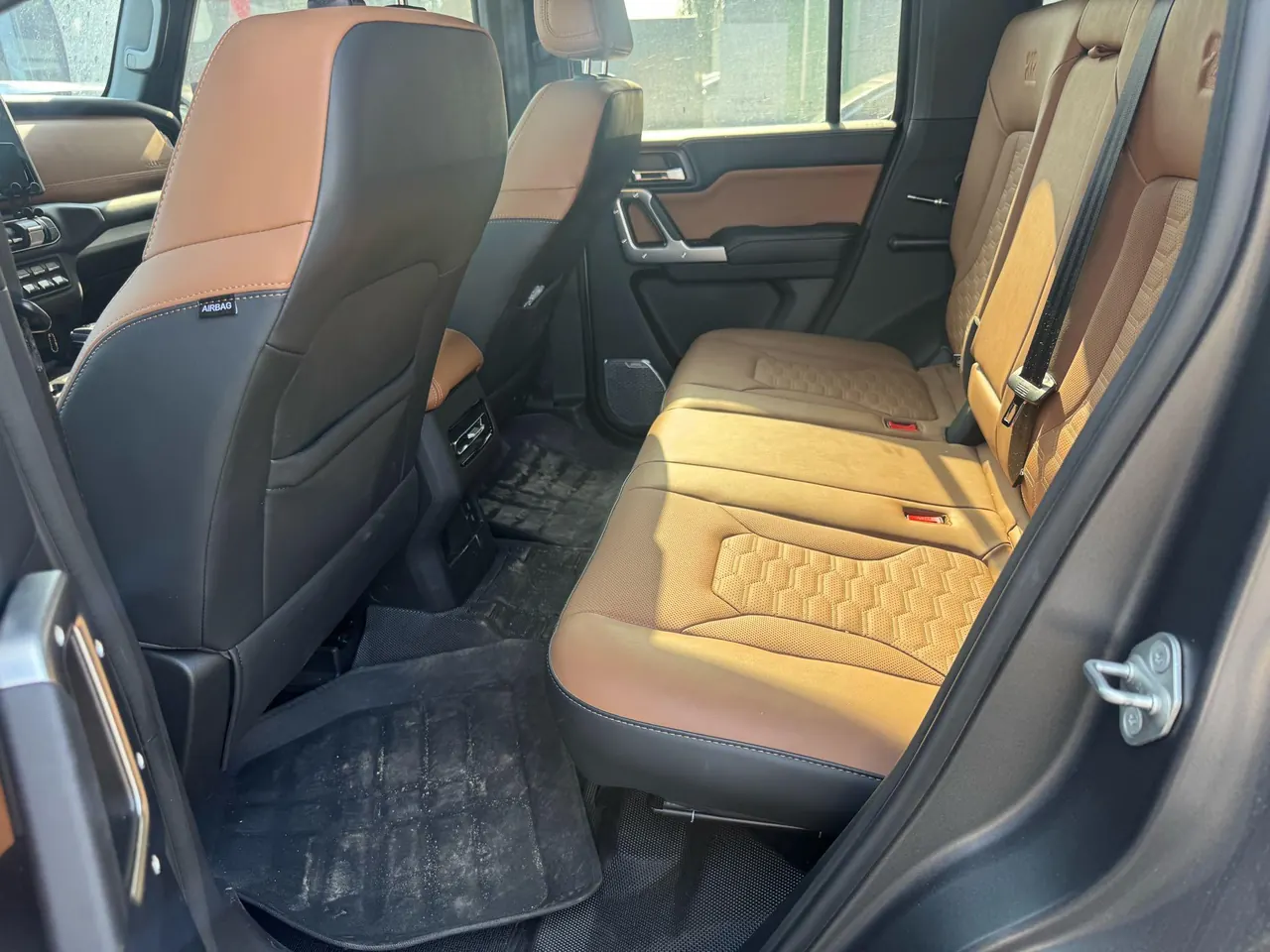 212 2024 T01 2.0T Explorer Automatic 6