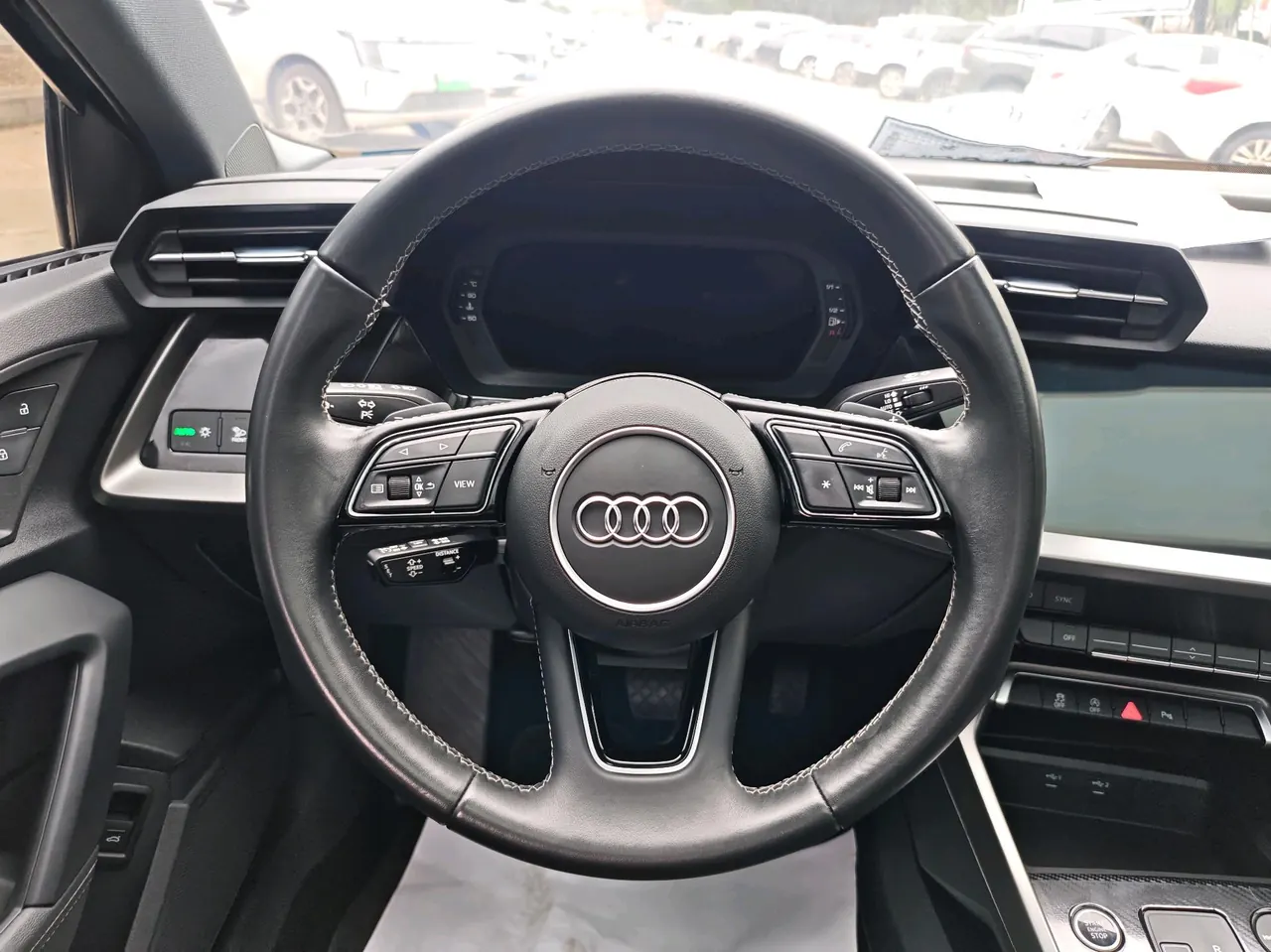 Audi 2023 A3L Limousine 1.4TFSI 35TFSI Fashion Sport Version Automatic Transmission 12