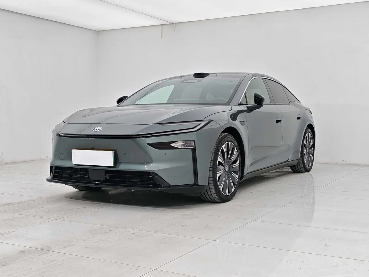 Toyota 2026 Platinum Intelligence 7 710 Ultra Laser Radar Edition Automatic Gear - View 1