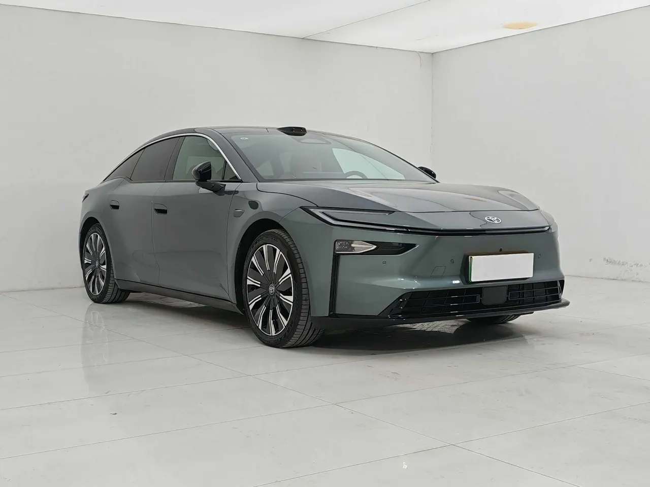 Toyota 2026 Platinum Intelligence 7 710 Ultra Laser Radar Edition Automatic Gear 3