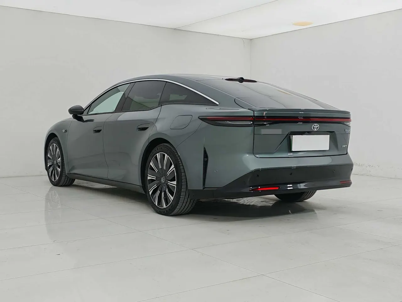 Toyota 2026 Platinum Intelligence 7 710 Ultra Laser Radar Edition Automatic Gear 4